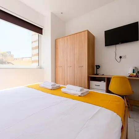 F8 Spacious Flat 아파트 *