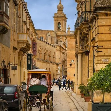 아파트 F8 Spacious Flat *