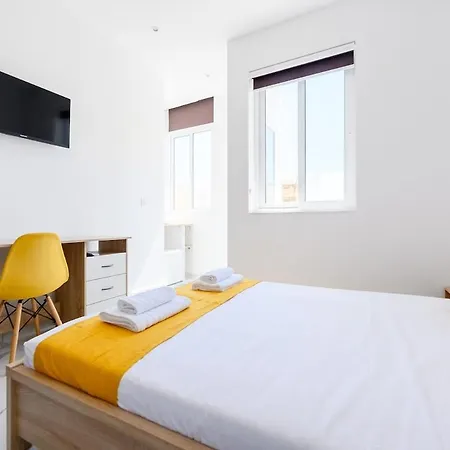 דירה F8 Spacious Flat *