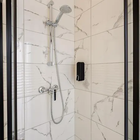 דירה F8 Spacious Flat סליאמה