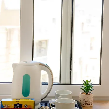 F8 Spacious Flat