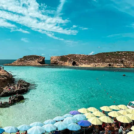 דירה F8 Spacious Flat סליאמה