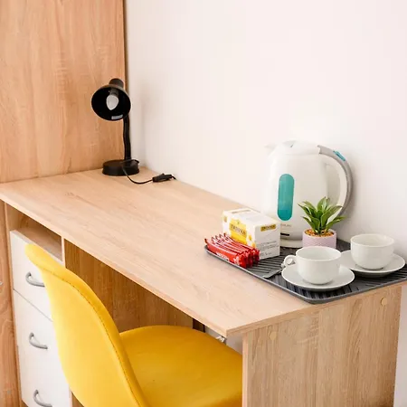 F8 Spacious Flat