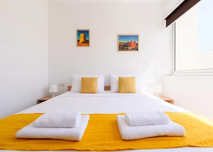 F8 Spacious Flat Apartamento