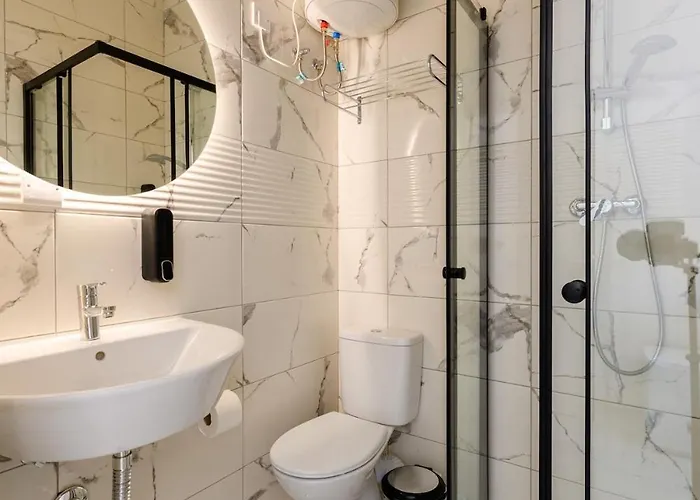 F8 Spacious Flat Apartamento